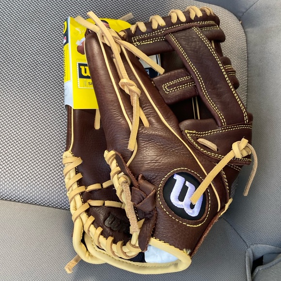 Wilson Showtime Slowpitch 13” LHT Glove - Picture 4 of 5